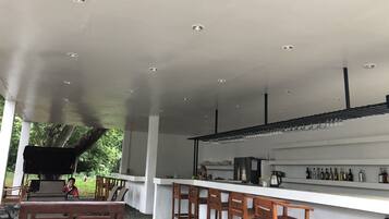 Breakfast, lunch, dinner served; local cuisine