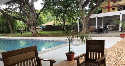Alesseo Backpackers - Hostel