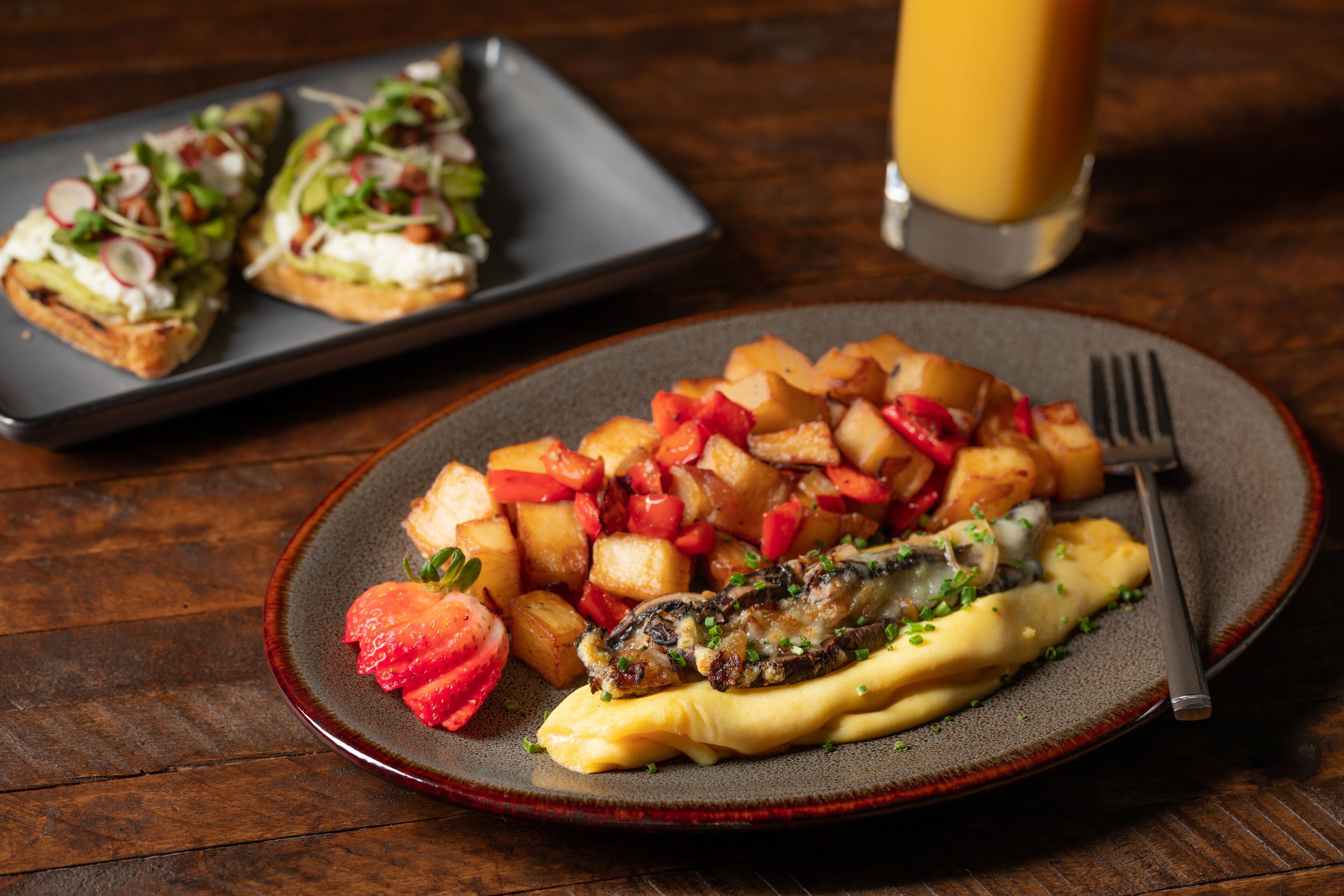 daily cooked-to-order breakfast for a fee