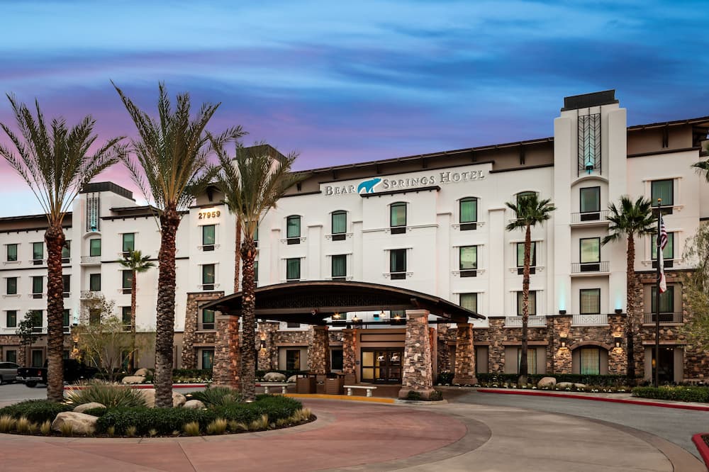 Bear Springs Hotel