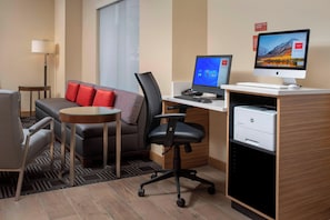 Business center - TownePlace Suites by Marriott College Park (College Park)