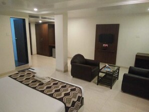 Deluxe Double Room, 1 Queen Bed, Accessible, Smoking - Venkat Presidency (Panvel)