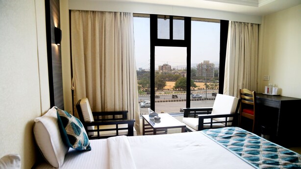 Executive Double Room, 1 Queen Bed, Accessible, Smoking - Venkat Presidency (Panvel)