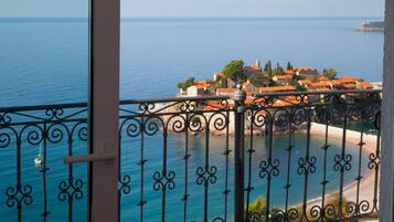 Deluxe Apartment, 1 Bedroom, Sea View | Balcony