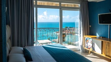 Estudio panorámico, vistas al mar | Ropa de cama de alta calidad, escritorio, sistema de insonorización