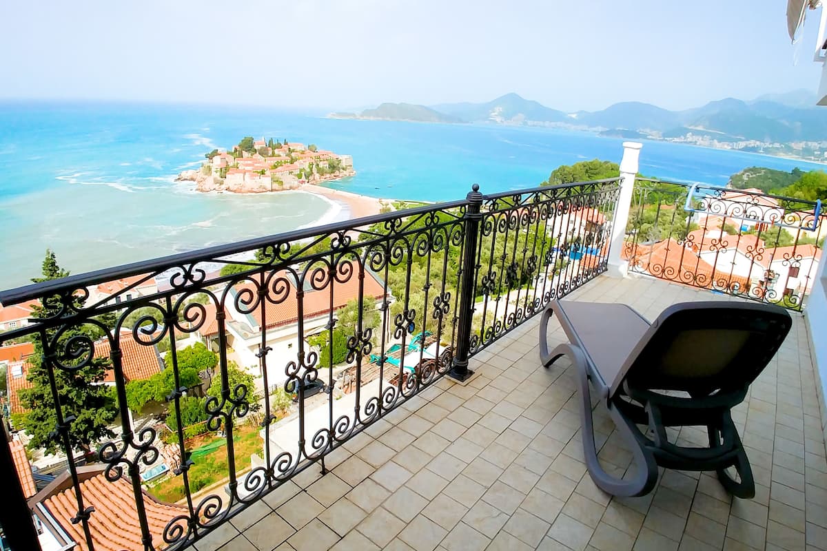 Deluxe Apartment, 1 Bedroom, Sea View | Sun deck