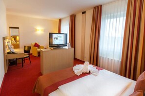 Suite | Desk, soundproofing, cots/infant beds, rollaway beds - Montana Hotel Ellwangen (Ellwangen)