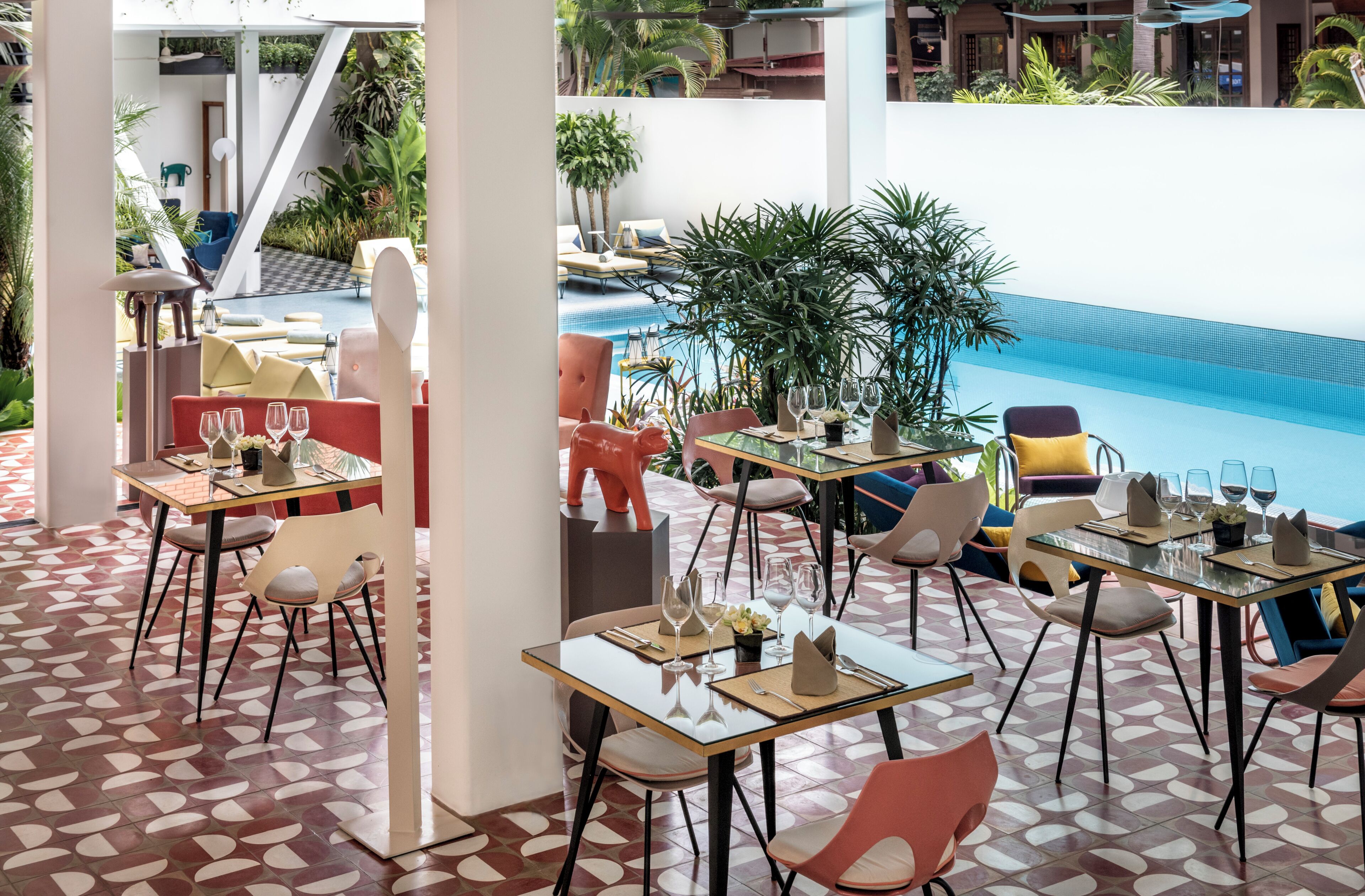 Daily English breakfast (USD 14.13 per person)