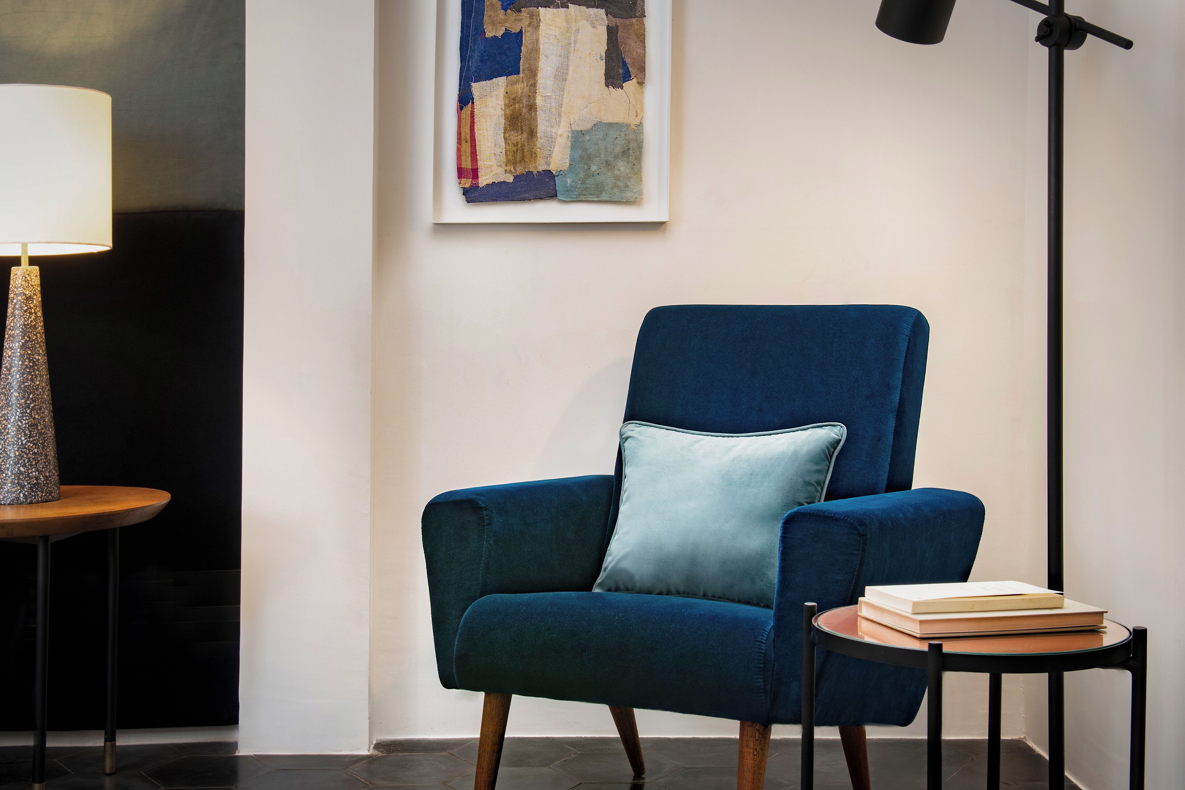 deluxe double or twin room, pool view | room amenity