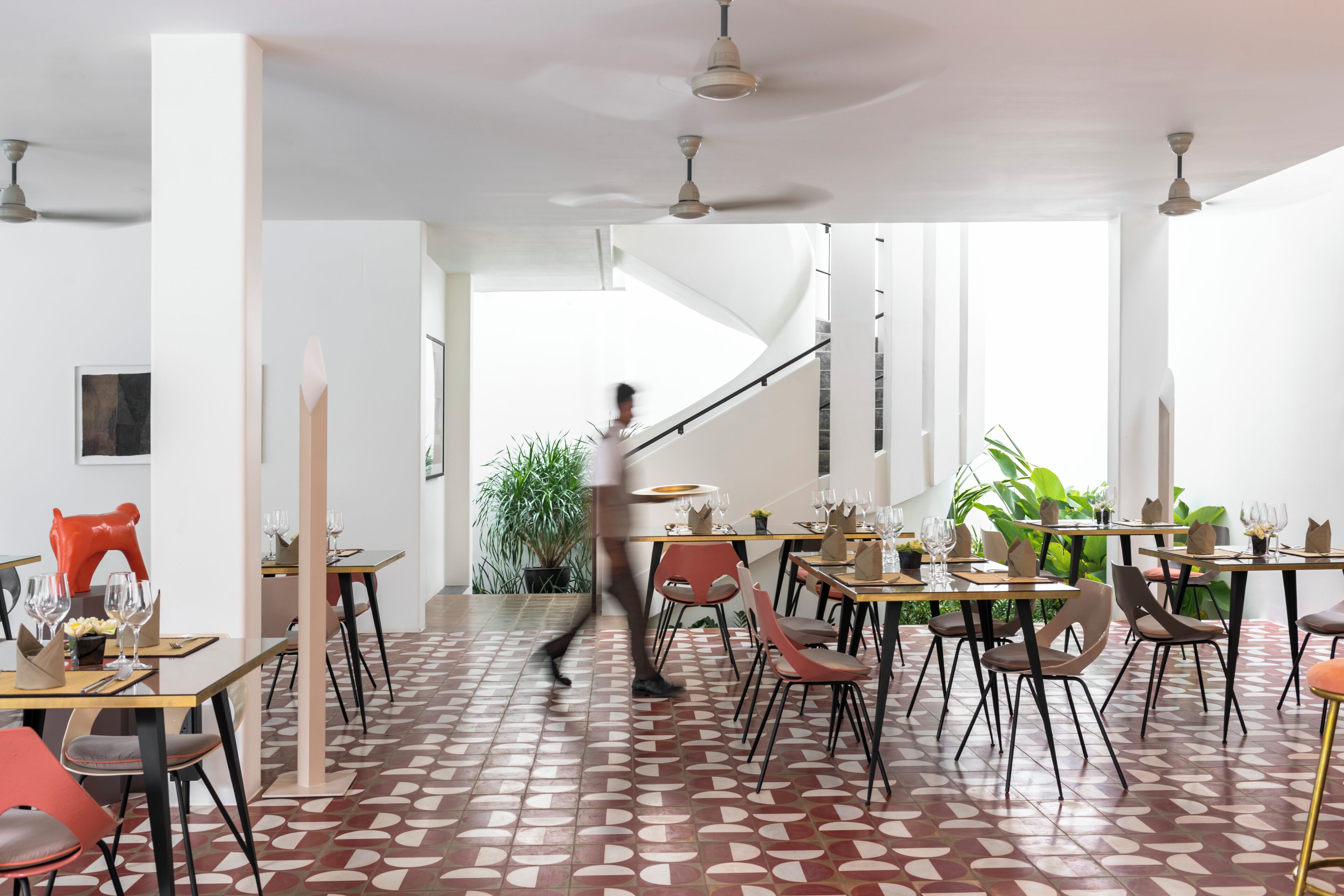 lunch and dinner served