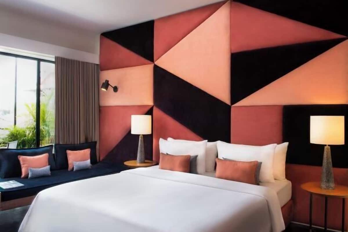 Egyptian cotton sheets, premium bedding, pillowtop beds, minibar