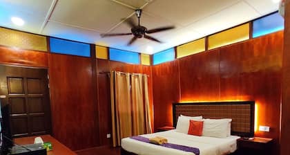 Shell Out Cenang Beach Resort