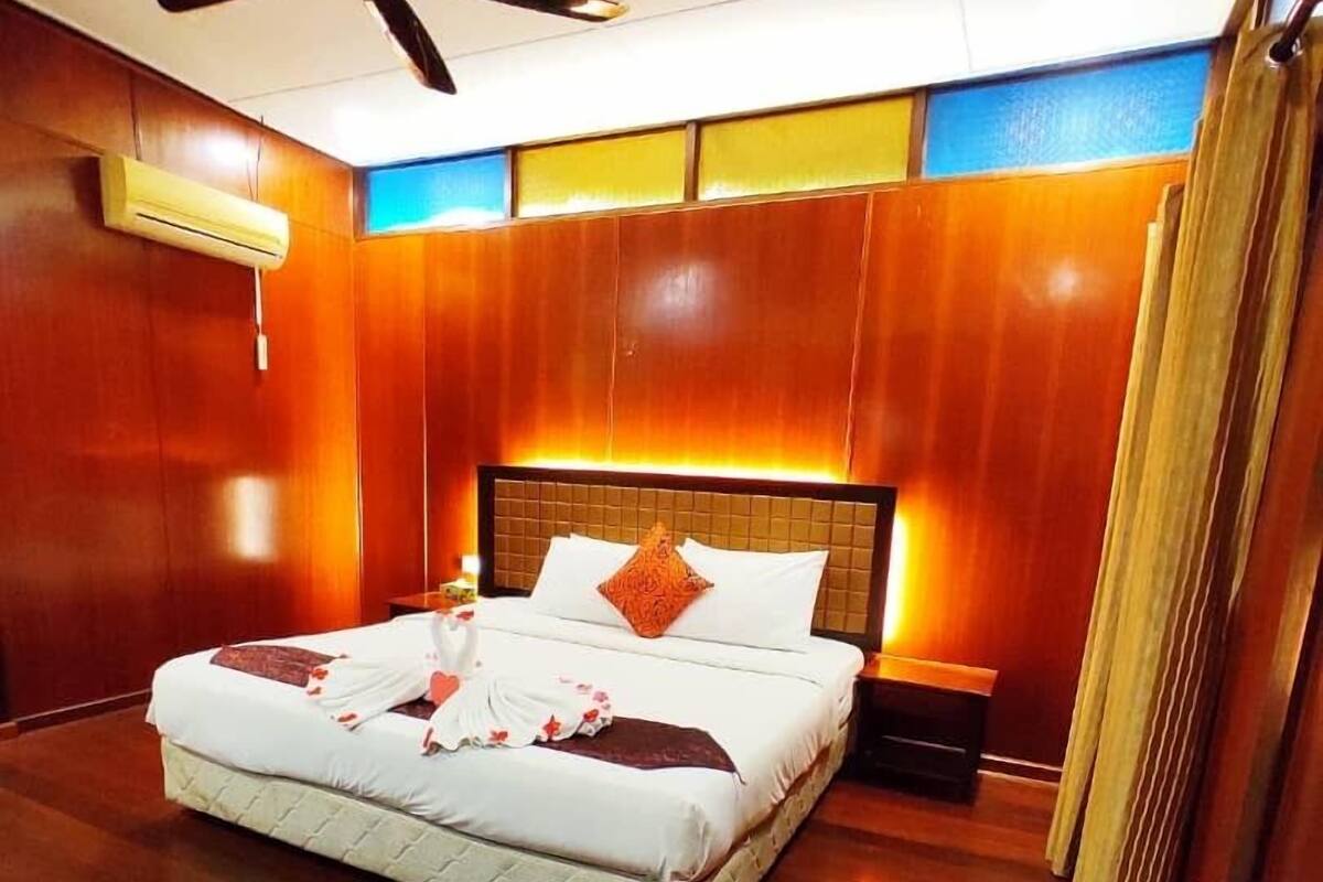 Phòng có thiết kế đặc sắc (Wooden) | 1 phòng ngủ, minibar, bàn, phòng cách âm