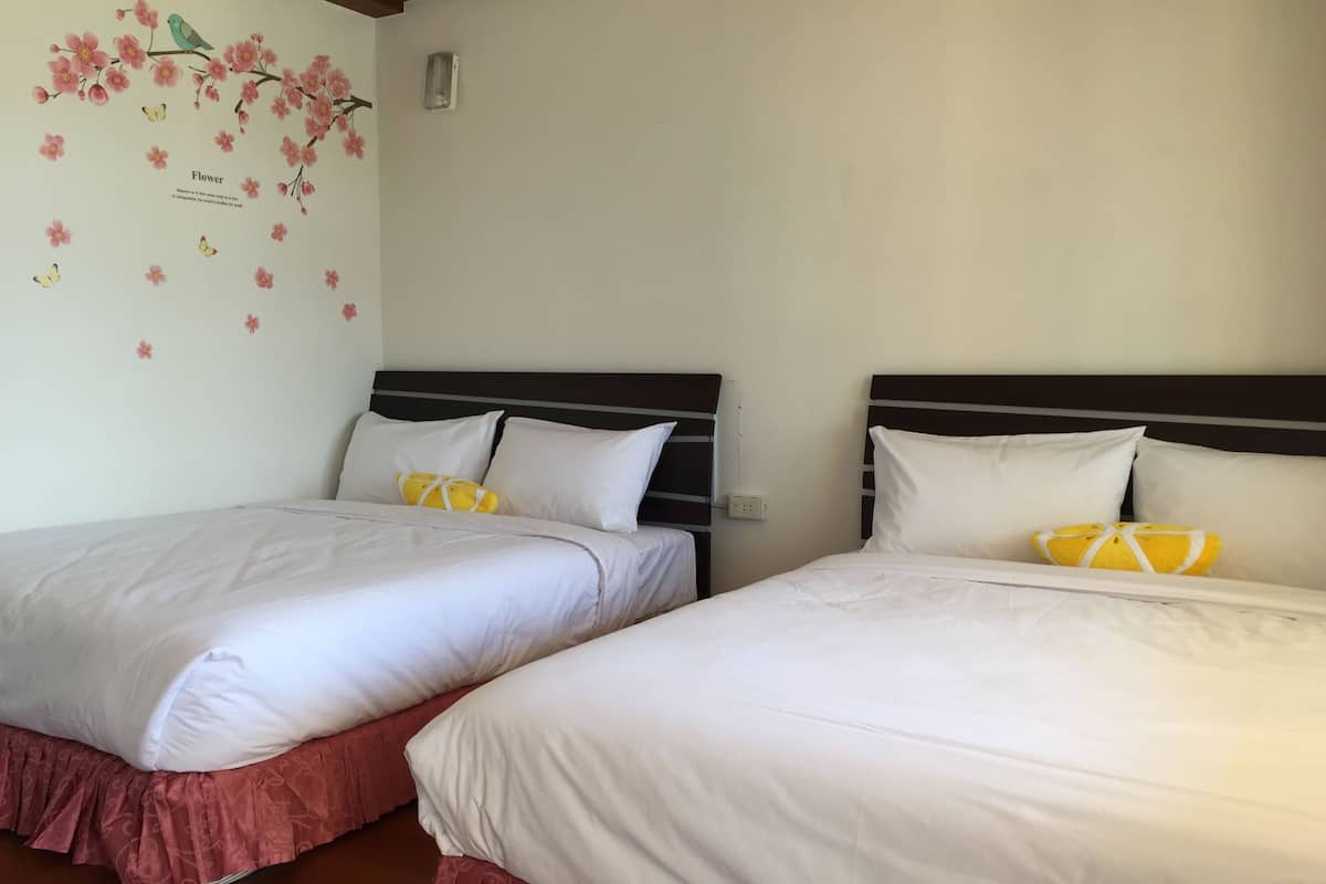 Free WiFi, bed sheets
