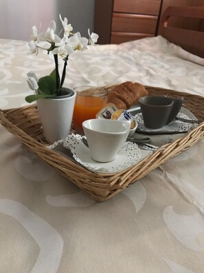 Free daily buffet breakfast - Archè (Salerno)