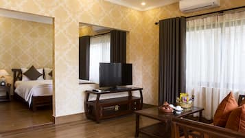 Apartment, 1 Bedroom | Minibar, in-room safe, desk, blackout curtains