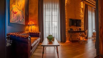 Phòng Suite Junior | 1 phòng ngủ, minibar, két bảo mật tại phòng, bàn