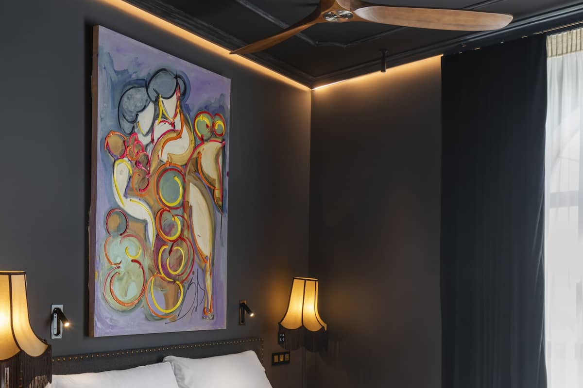 1 slaapkamer, een minibar, een kluis op de kamer, een bureau