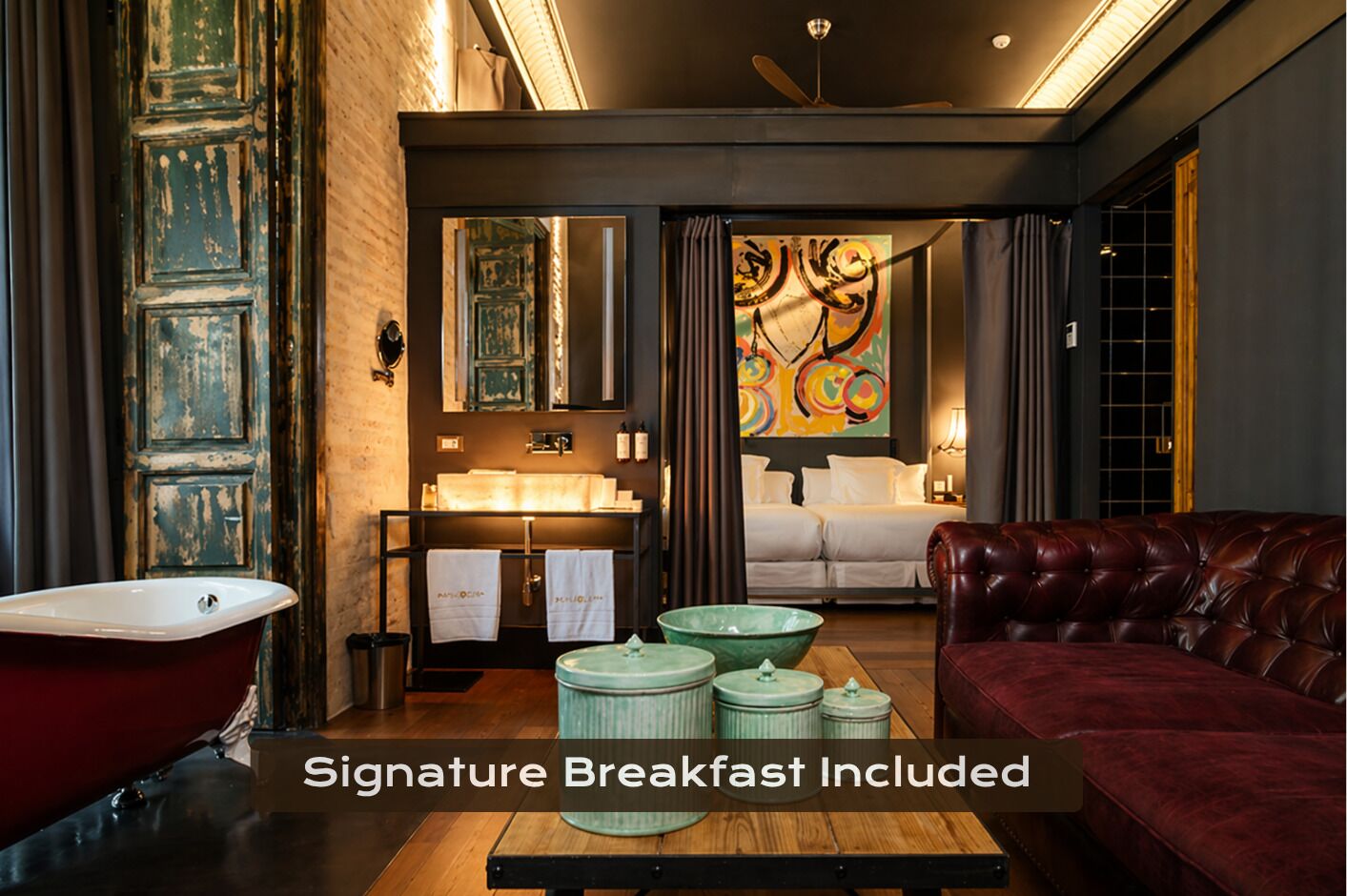 Junior Suite | Minibar, in-room safe, desk, laptop workspace