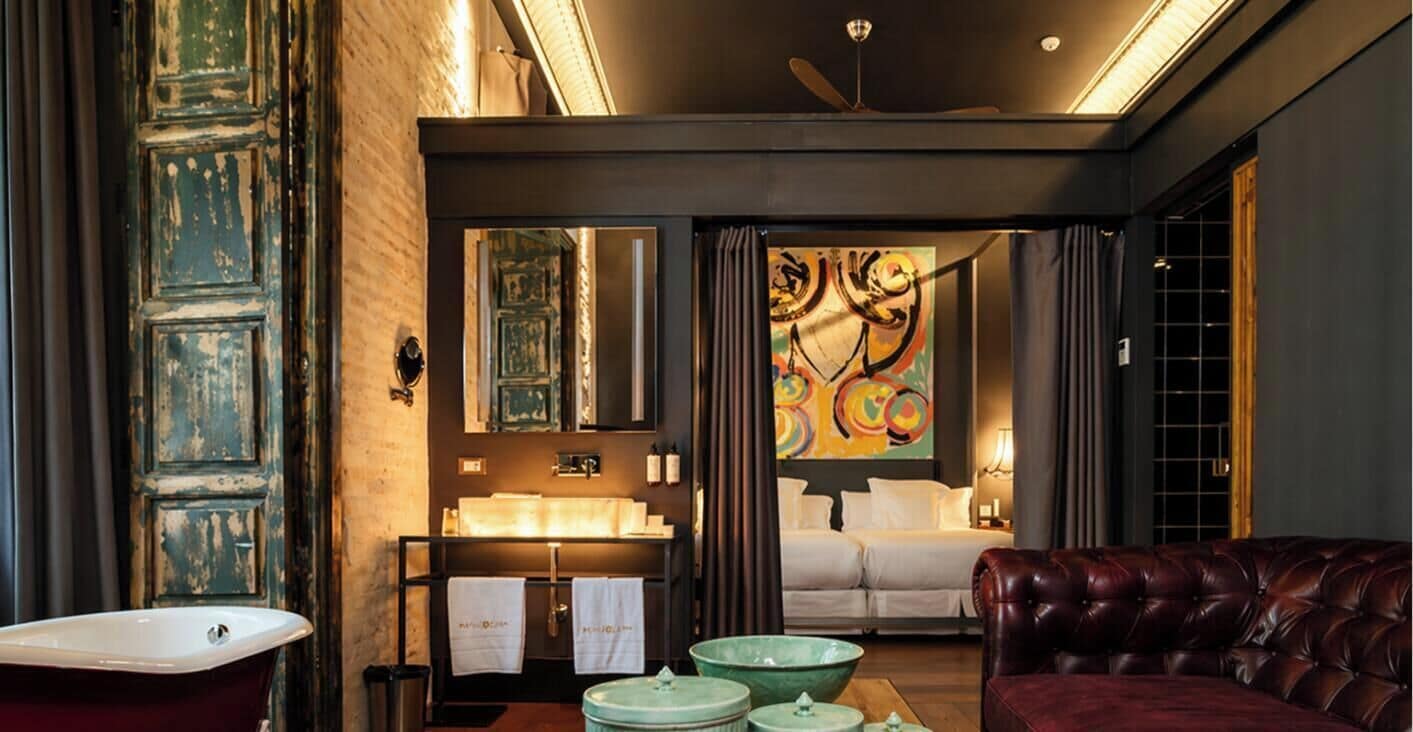 Junior-sviitti | Minibaari, tallelokero huoneessa, työpöytä