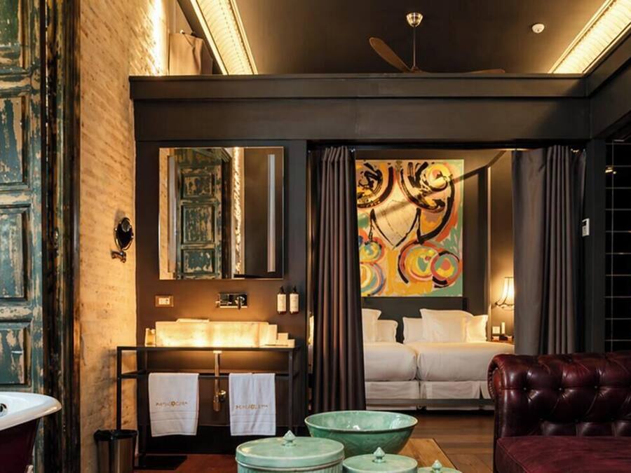 Junior Suite | Minibar, in-room safe, desk, laptop workspace