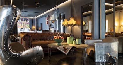 Hotel Lobby