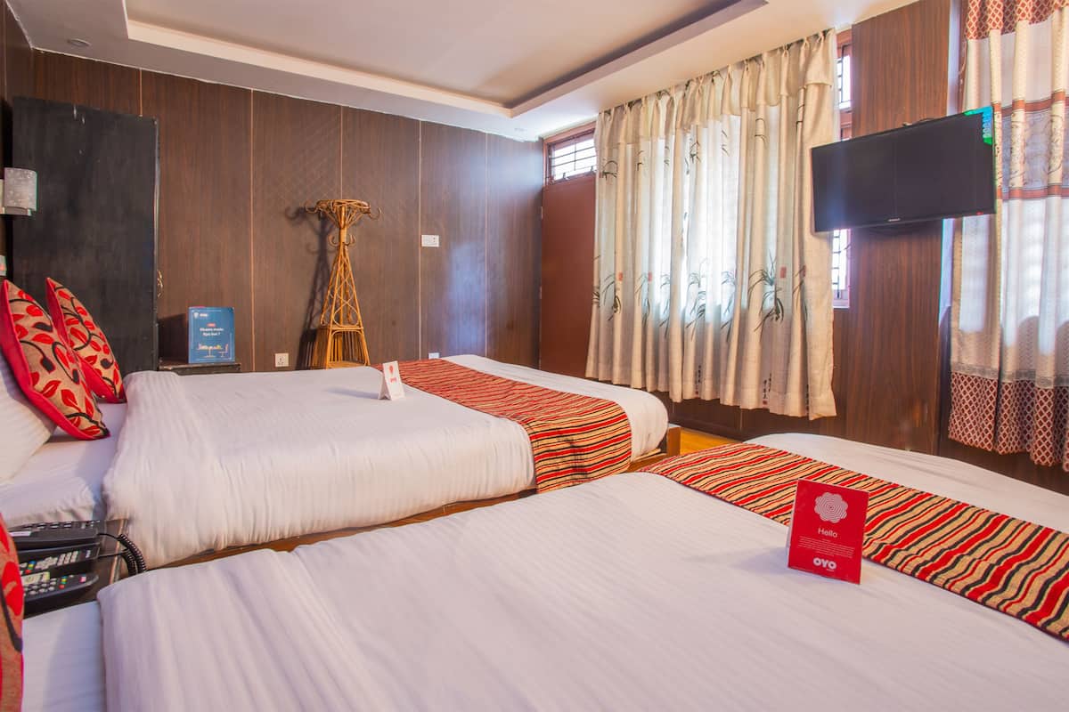 Deluxe Triple Room, Private Bathroom | Soundproofing, free WiFi