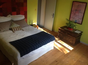 La Chambre Verte  | In-room safe, soundproofing, iron/ironing board, cots/infant beds - Chateau de Laric (Chabestan)