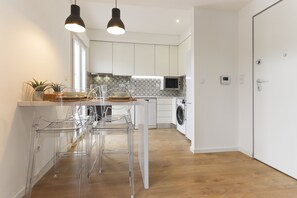 Lejlighed - 1 soveværelse - balkon | Privat køkken | Køleskab, mikrobølgeovn, ovn, kogeplade
