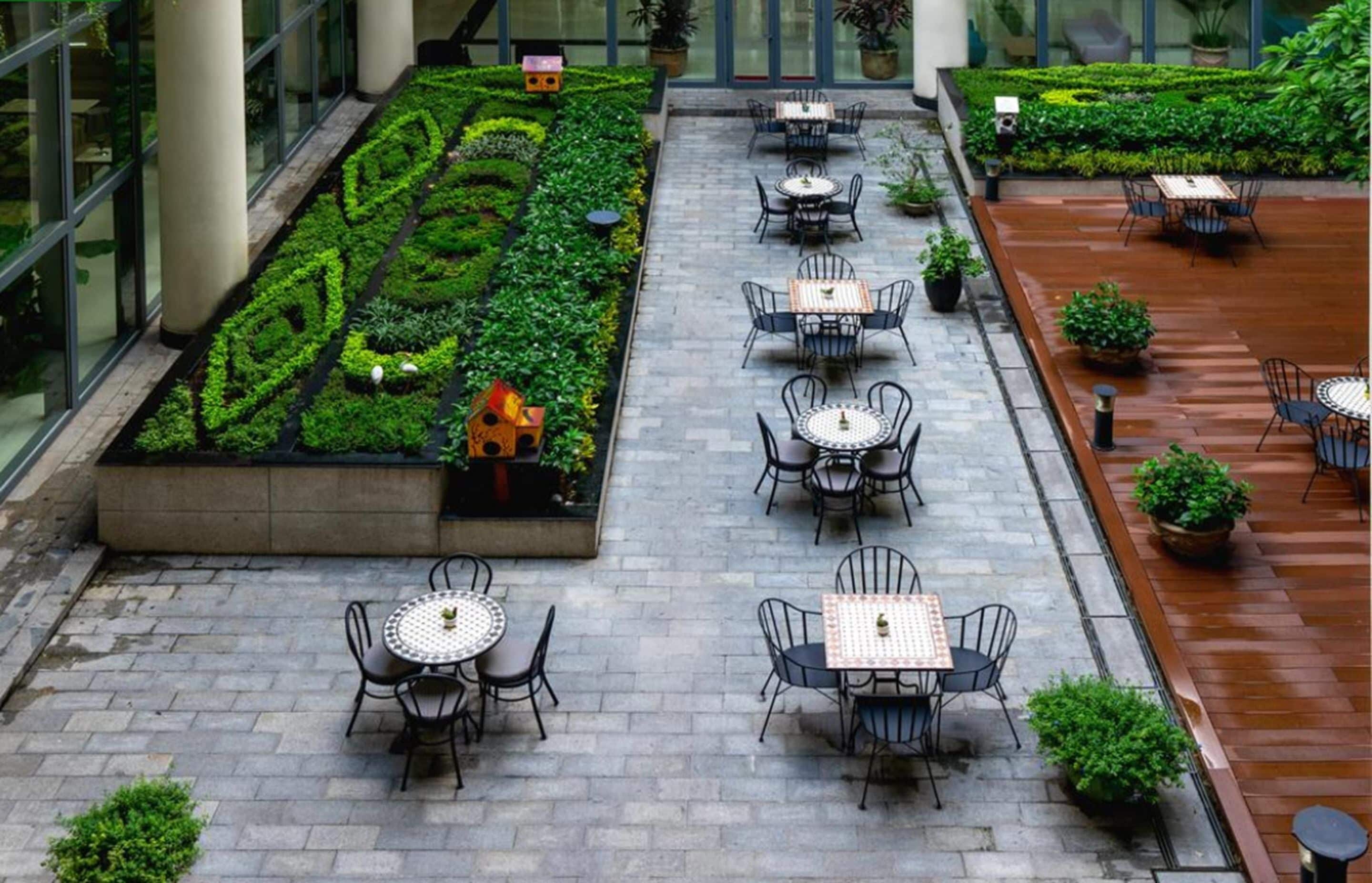 daily buffet breakfast (vnd 231000 per person)