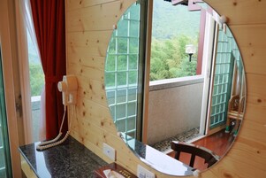 Deluxe Quadruple Room, 2 Double Beds | Desk, blackout drapes, free WiFi, bed sheets