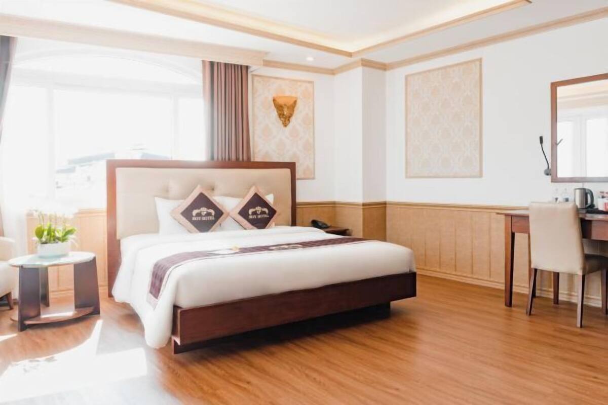 1 bedroom, minibar, desk, blackout drapes