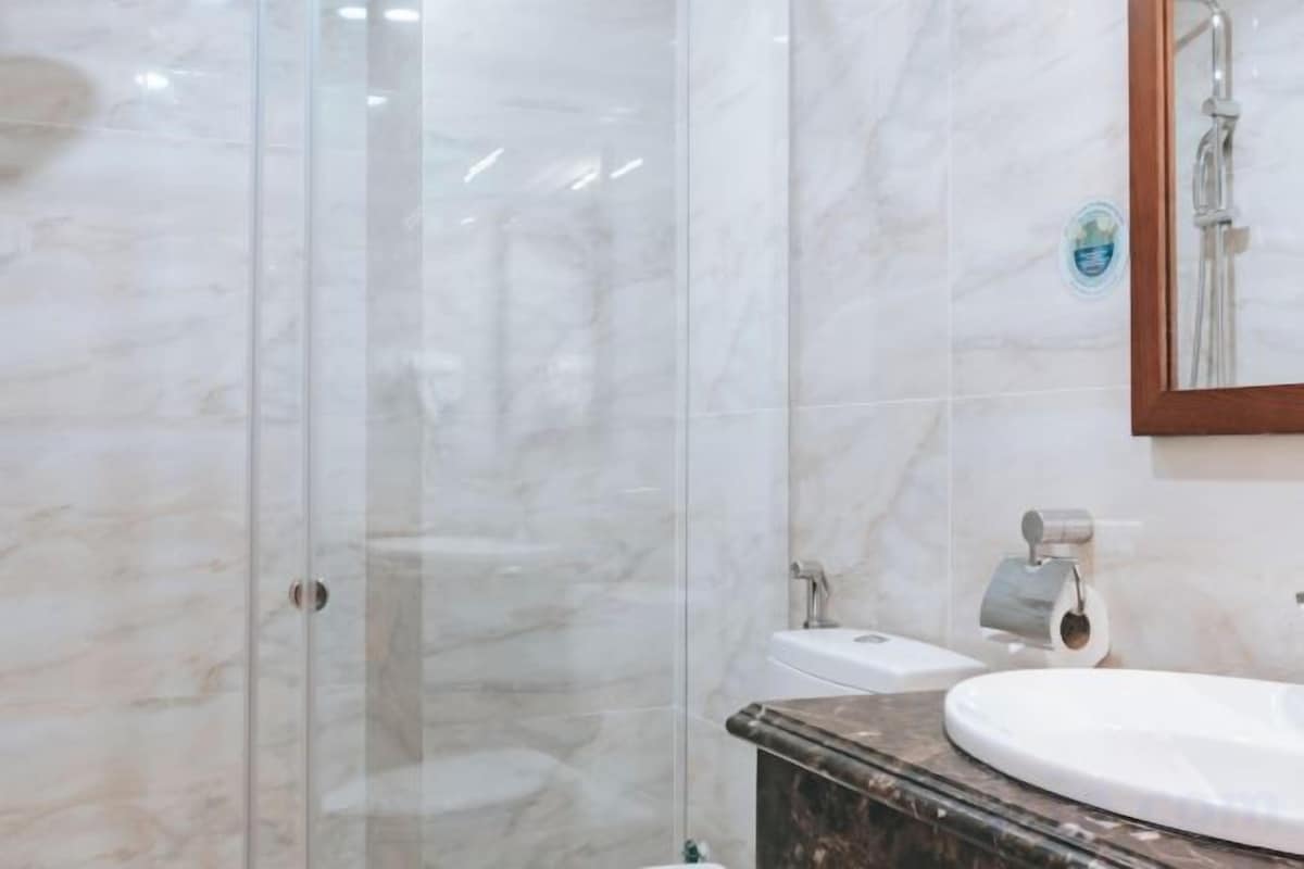Bathroom | Shower, deep soaking tub, free toiletries, hair dryer