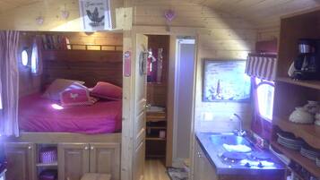 Mobile Home (Roulotte) | Living area | Flat-screen TV