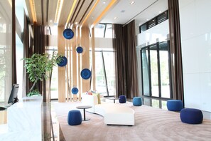 Lobby sitting area - Lakeshore Hotel Yilan (Yilan)