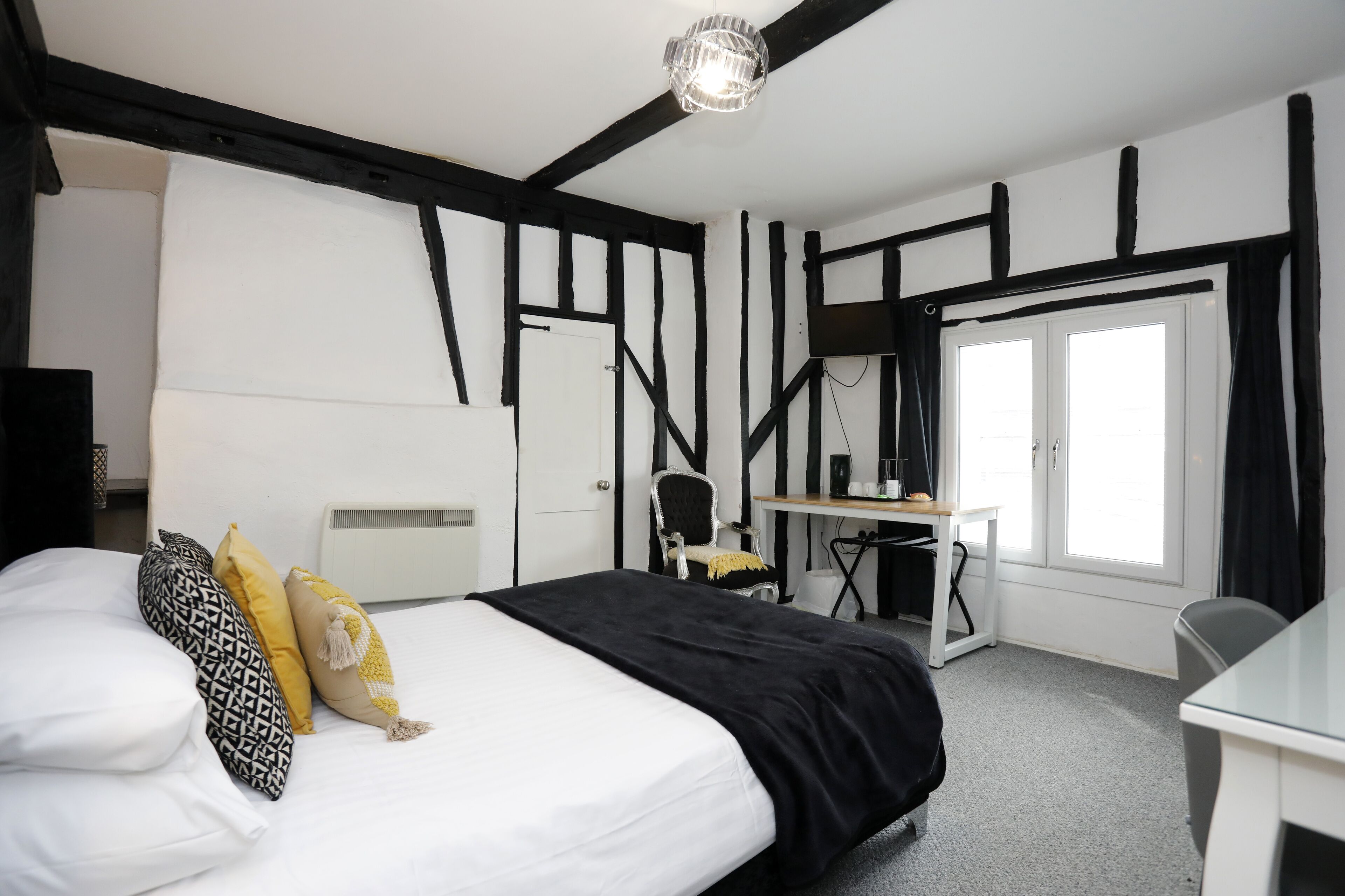 deluxe double room | 1 bedroom, iron/ironing board, wifi, bed sheets
