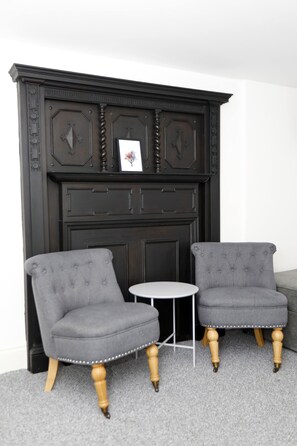 Family Room | 1 bedroom, iron/ironing board, WiFi, bed sheets - Bexley Village Hotel (Bexley)