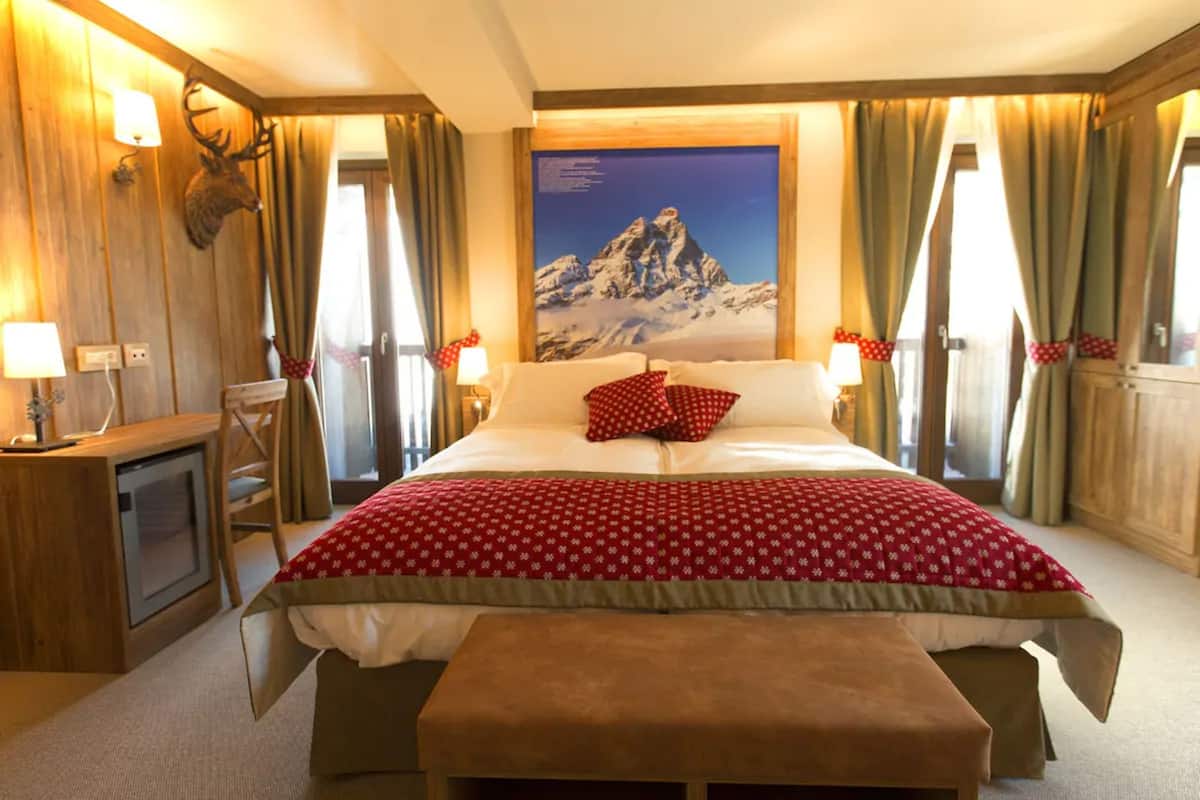 Double Room | Premium bedding, minibar, in-room safe, individually decorated