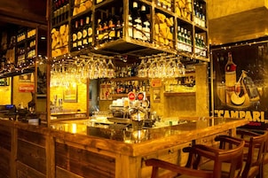 Bar (en la propiedad)