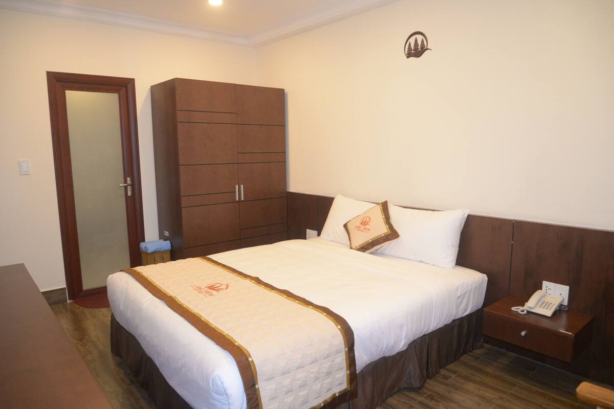 Superior Double Room | 1 bilik tidur, bar mini, meja, Wi-fi percuma 