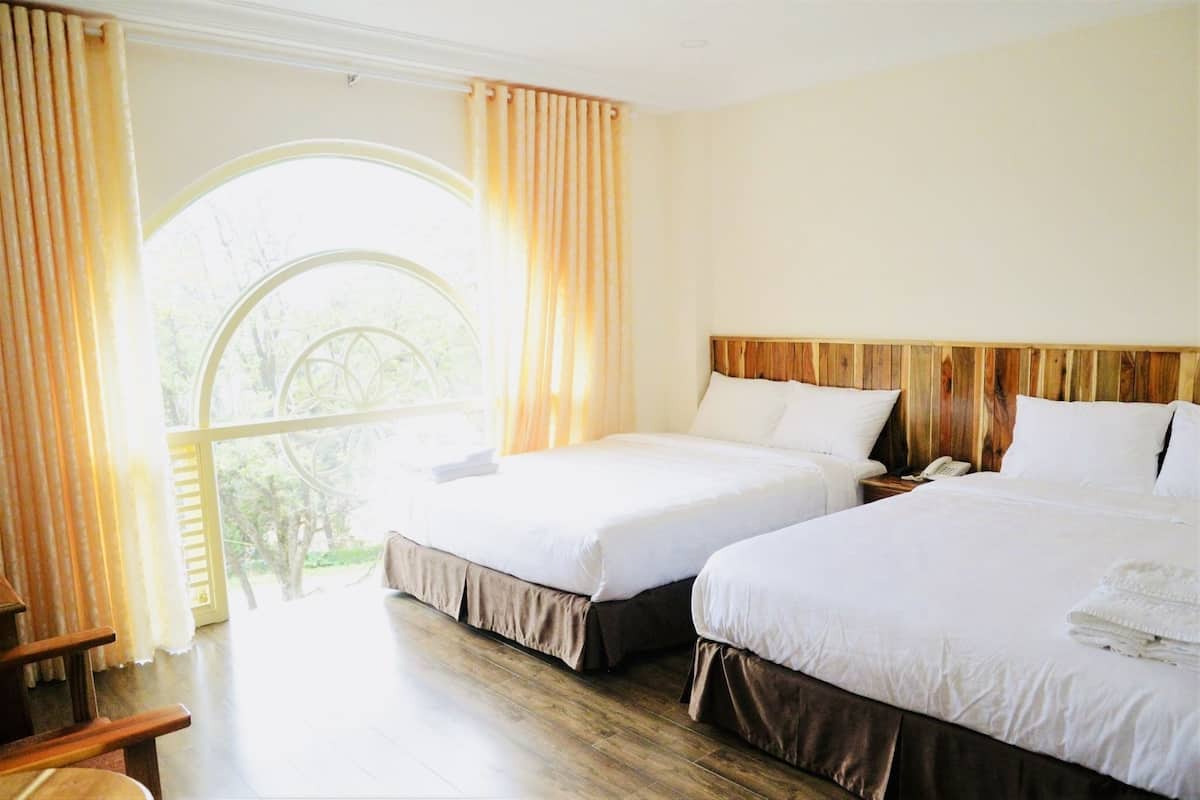 Deluxe Family Room, Lake View | 1 bedroom, minibar, desk, free WiFi