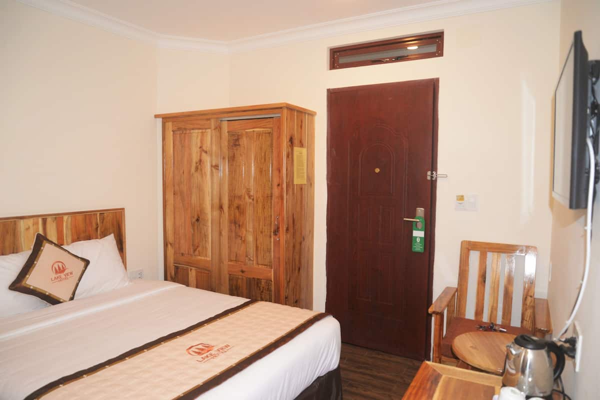 Standard Double Room | 1 bedroom, minibar, desk, free WiFi