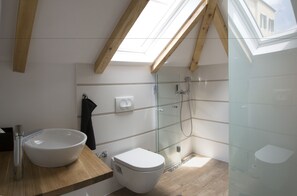Standard Double Room | Bathroom