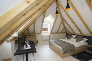 Habitació doble estàndard | Roba de llit d'alta qualitat, caixa forta a l'habitació i escriptori 