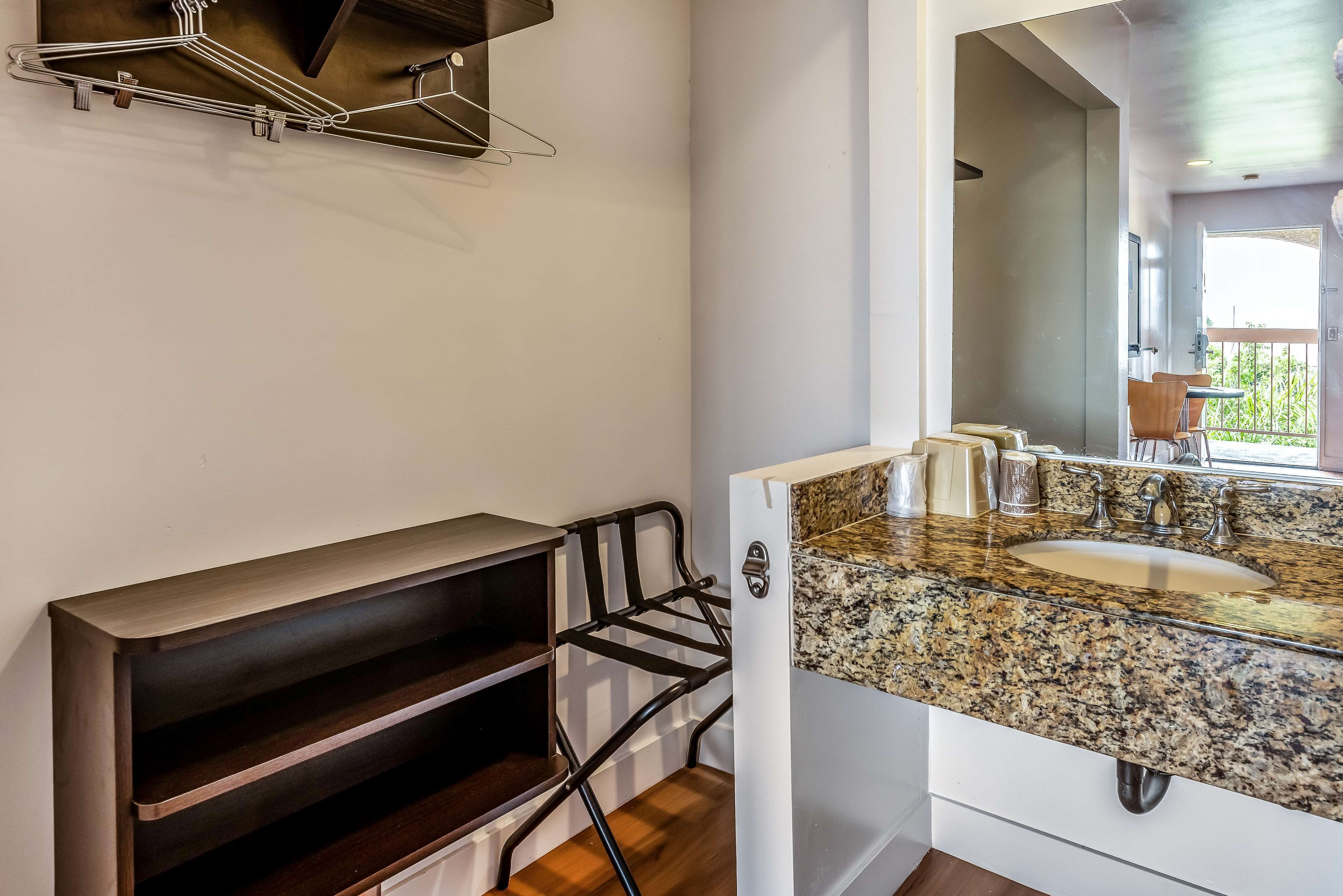 免费 WiFi、床单