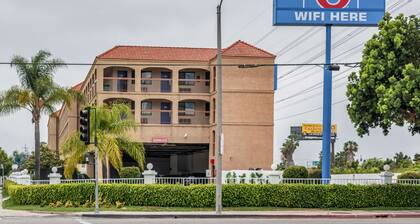 Motel 6 Gardena, CA - South