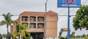 Motel 6 Gardena, CA - South