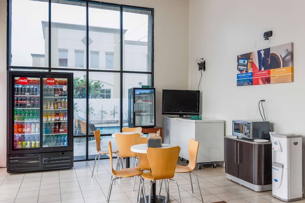 Motel 6 Gardena, CA - South
