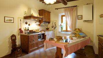 Apartment, 2 Bedrooms | In-room dining