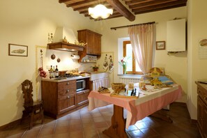 Appartement, 2 chambres | Restauration dans la chambre